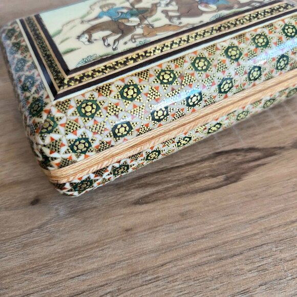 Persian handcrafted hand painted inlaid Khatam Kari Marquetry lacquered box. - Picture 5 of 7
